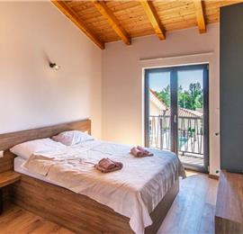 7 bedroom villa with pool in Svetvinčenat, sleeps 14